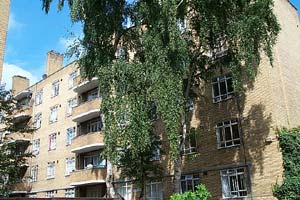 Bushfield House, 4th floor balcony flat for sale