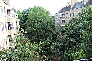 Bushfield House, 4th floor balcony flat for sale